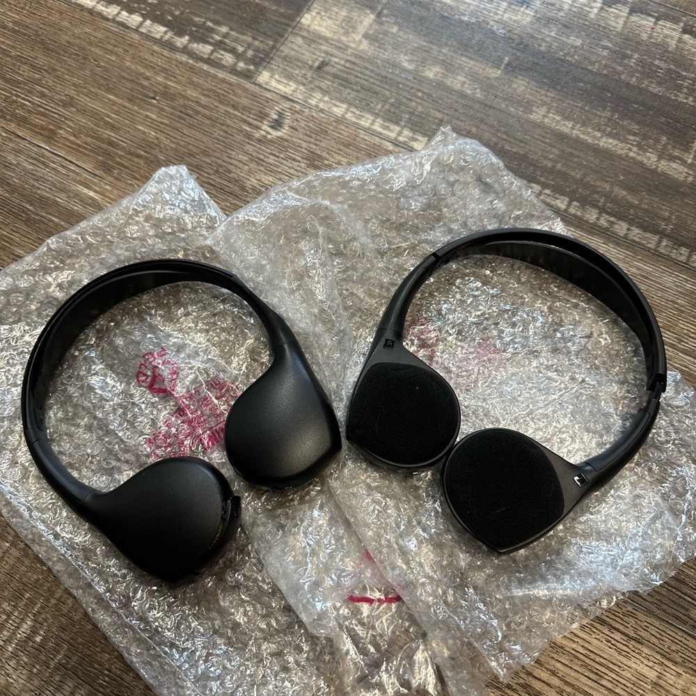 Brand New OEM Black Wireless Headphones out of a 2016 Suburban